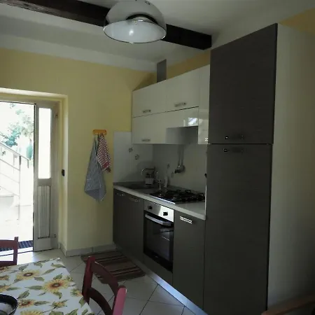 Cozy In Lombardy With Private Terrace Semesterbostad Castelletto sopra Ticino