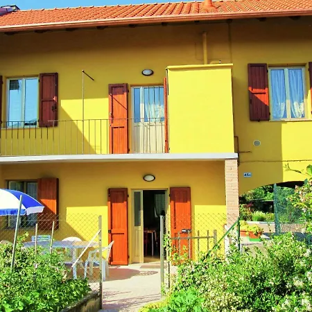 Cozy In Lombardy With Private Terrace Semesterbostad *